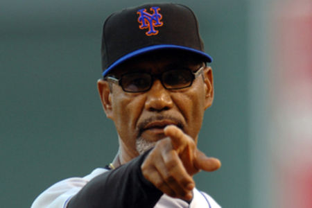 Jerry Manuel pointing