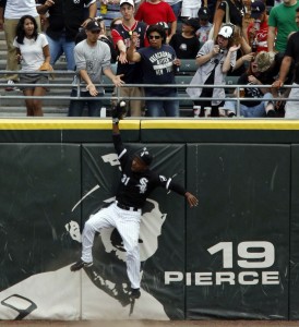 DeWayne Wise Catch