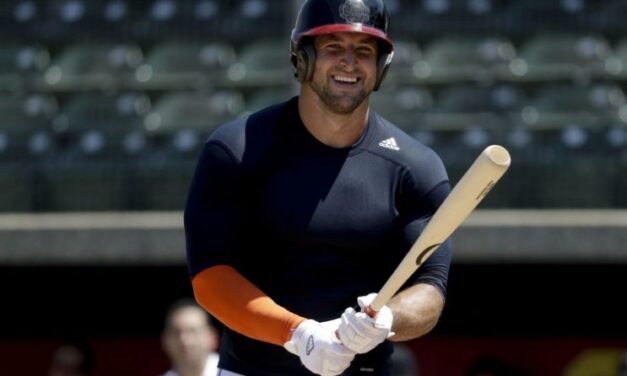 Mets Sign Tim Tebow to Minor League Deal