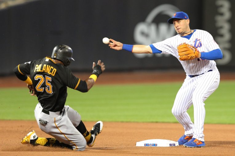 Dodgers Have Talked with Mets About Asdrubal Cabrera