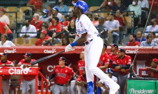 Ronny Mauricio Homers in Dominican Winter League