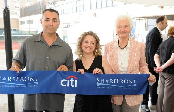 John Franco, Mets, Citi Unveil New Outdoor Playground at Shorefront Y In Brighton Beach