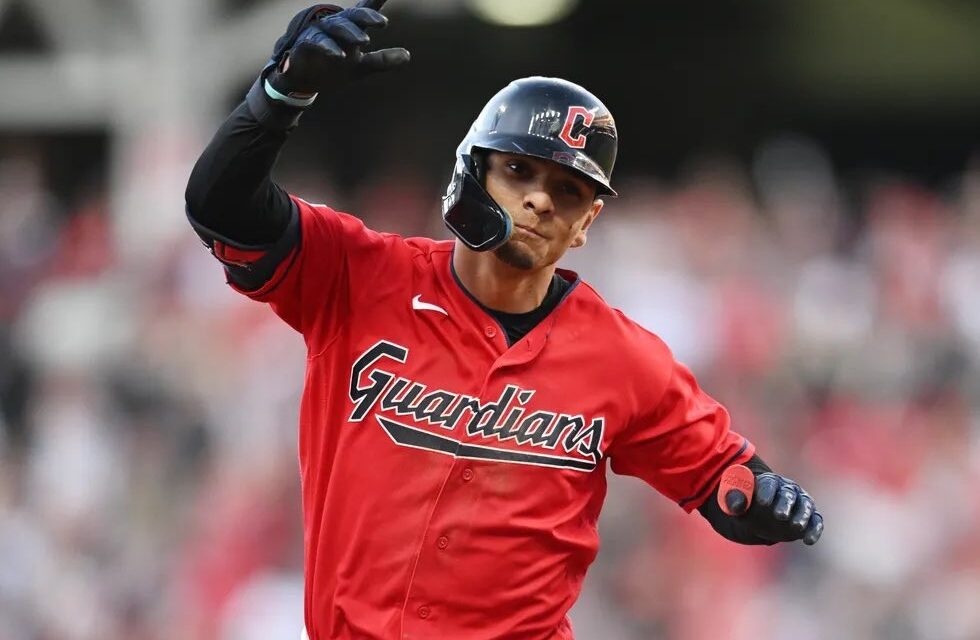How long will Cleveland Indians let the Francisco Lindor decision