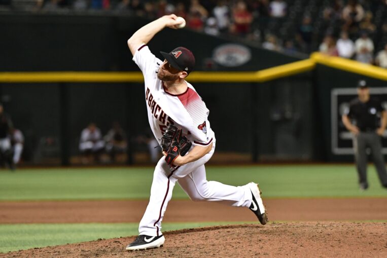 MLB News: Diamondbacks Designate Greg Holland For Assignment
