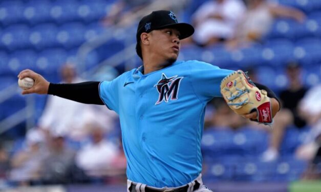 Mets Acquire RHP Jordan Yamamoto From Marlins