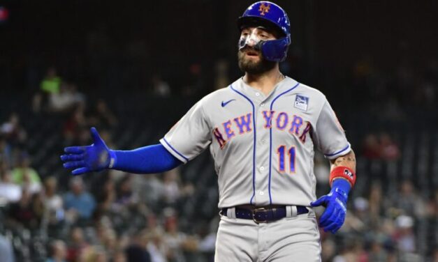 Kevin Pillar, Javier Baez Named Heart and Hustle Award Winners