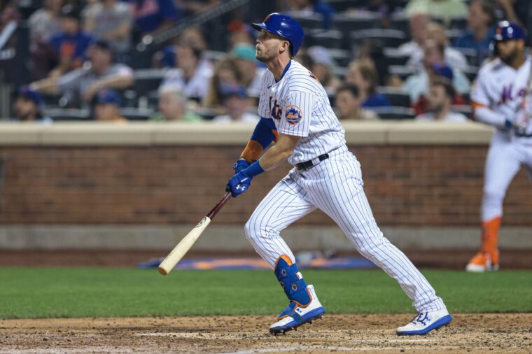 Jeff McNeil Looks to Finish Disappointing Season on High Note