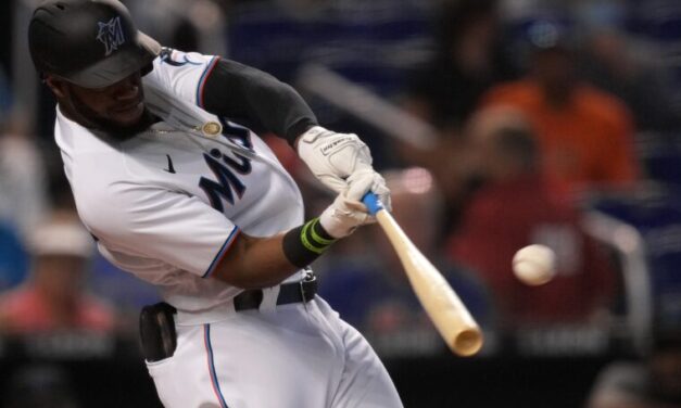 Questionable Rojas Decisions Sink Mets as Marlins Win, 2-1