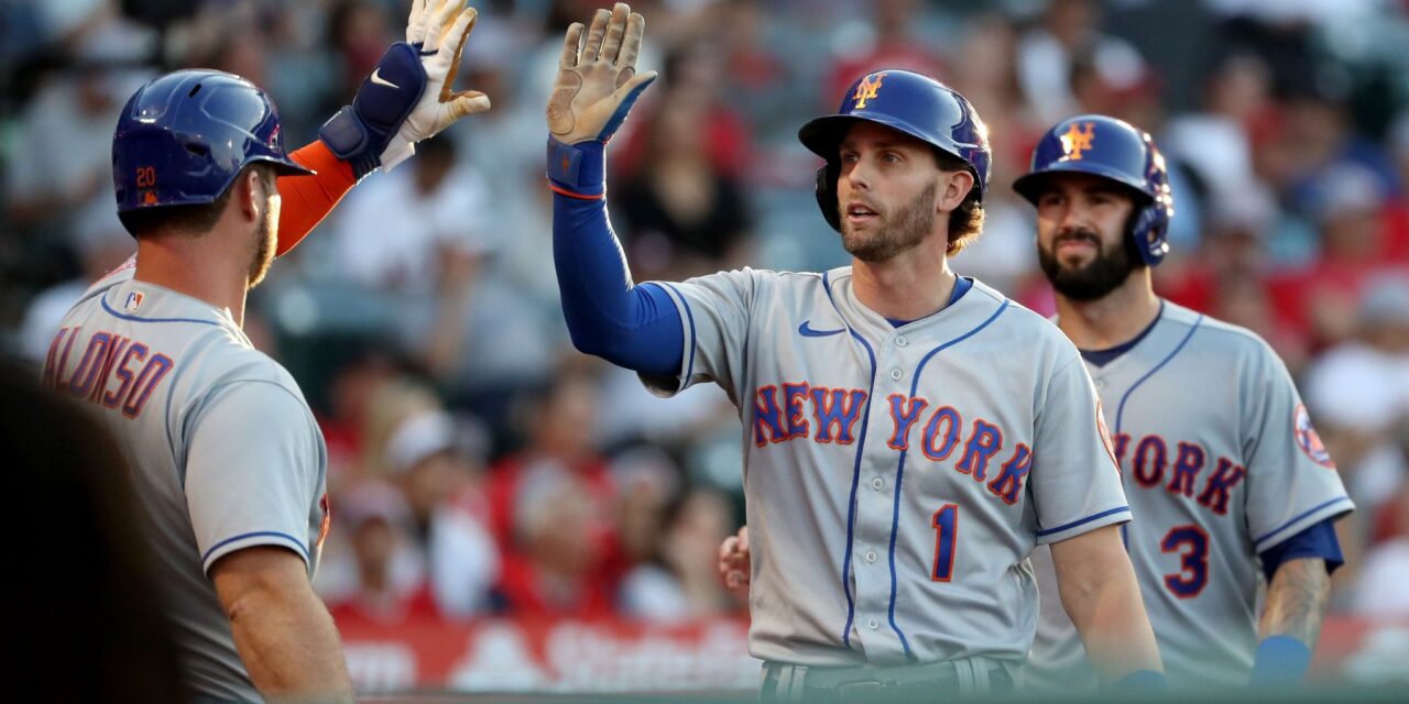 Jeff McNeil Becomes First Met to Lead Majors in Hitting