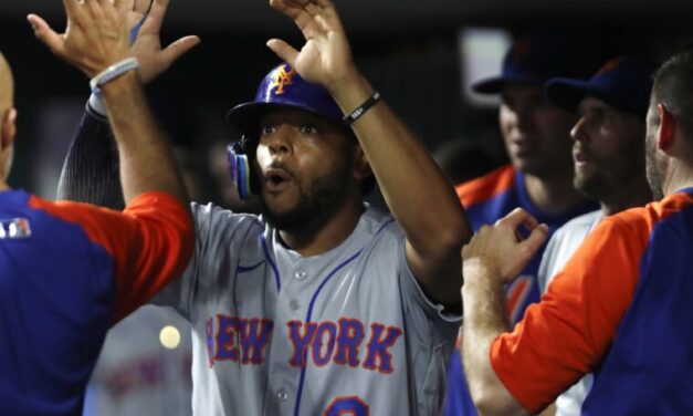 Should the Mets Tender Dominic Smith a Contract?