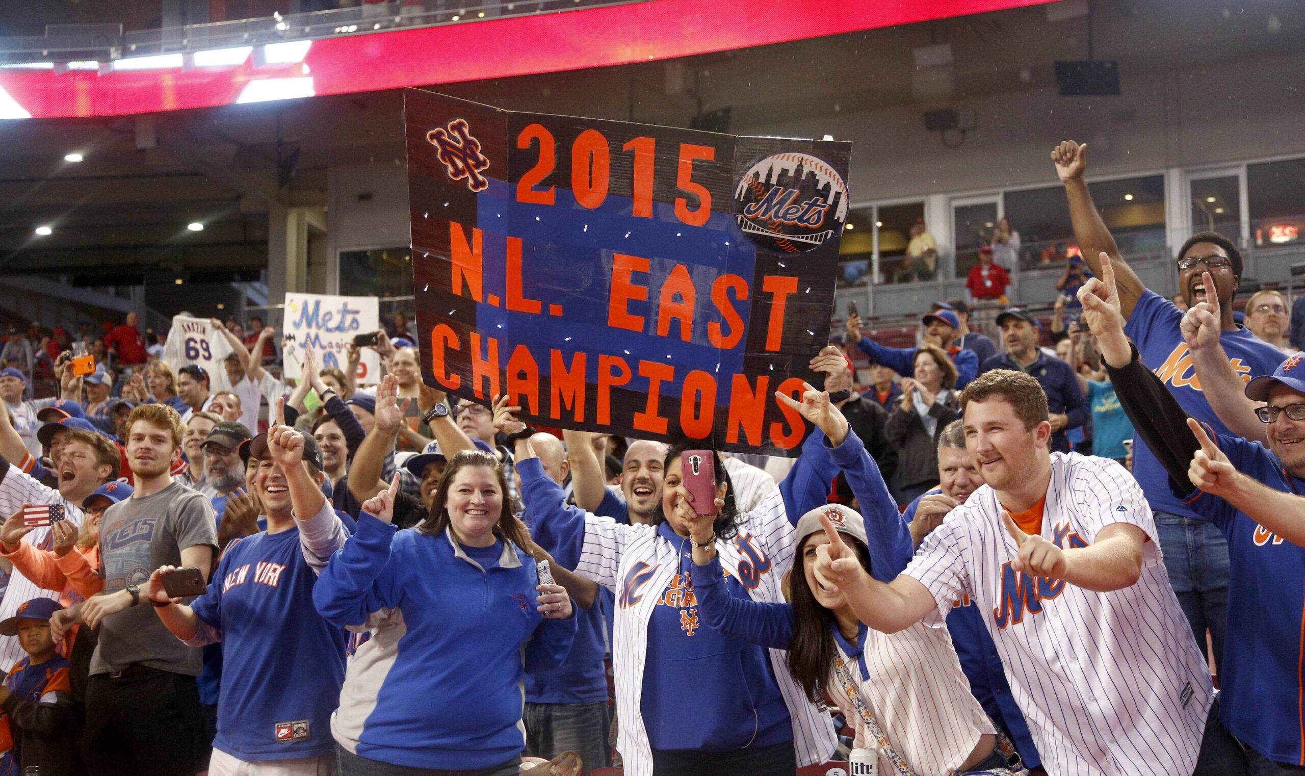 2015 NL East Champions Fans