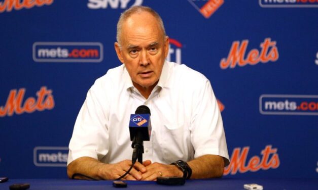 Mets Extend General Manager Sandy Alderson
