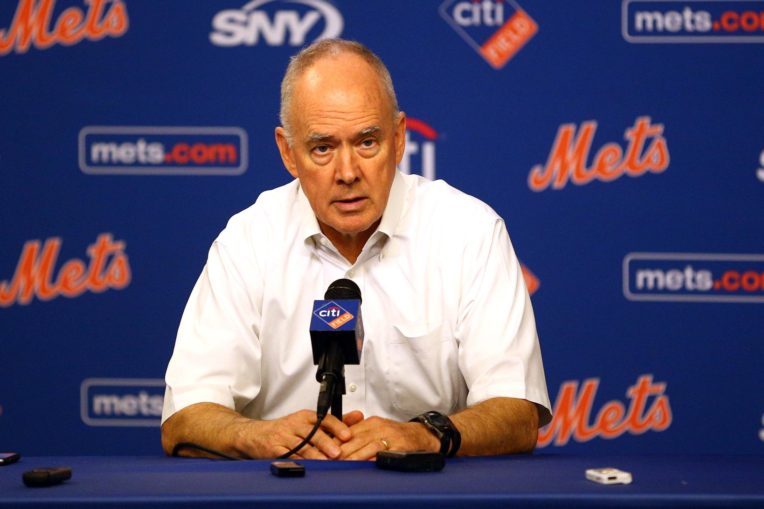 Mets Extend General Manager Sandy Alderson