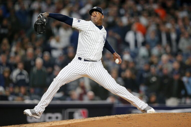 MLB News: Aroldis Chapman Won’t Opt-Out, Adds Year to Current Deal