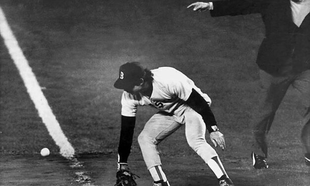On This Date in 1986: “It Gets Through Buckner!”