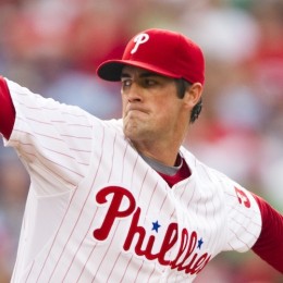 Homegrown Hamels Staying With Phillies, Signs 6-Year Deal
