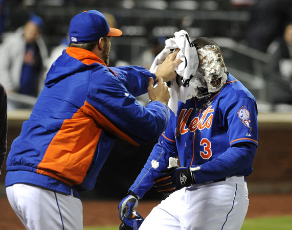 Watch Granderson Rip A Walk-Off Single