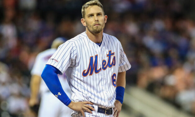 Jeff McNeil Exits Wednesday’s Game With a Left Knee Contusion
