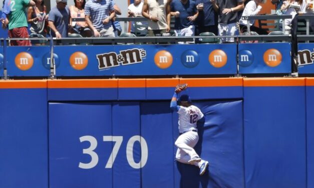 Juan Lagares Announces Retirement