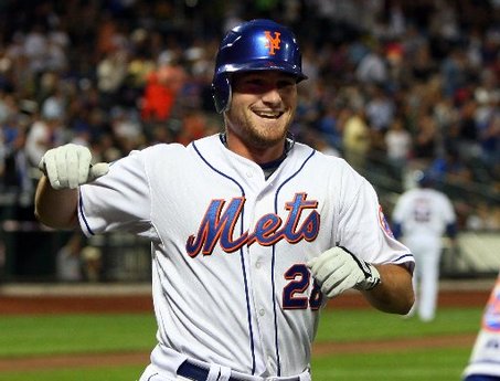 Mets lose as Murphy boots two