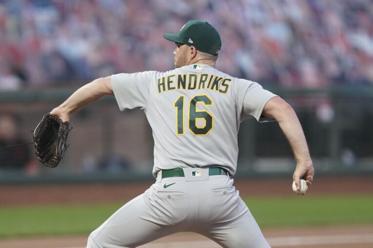 Report: Liam Hendriks Meeting With Blue Jays