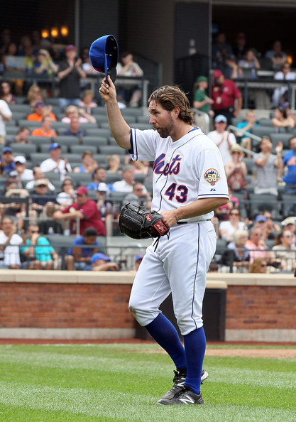 Hits & Misses: Ridiculously Amazin’ Dickey, Ike’s Back, Where Are The Fans?