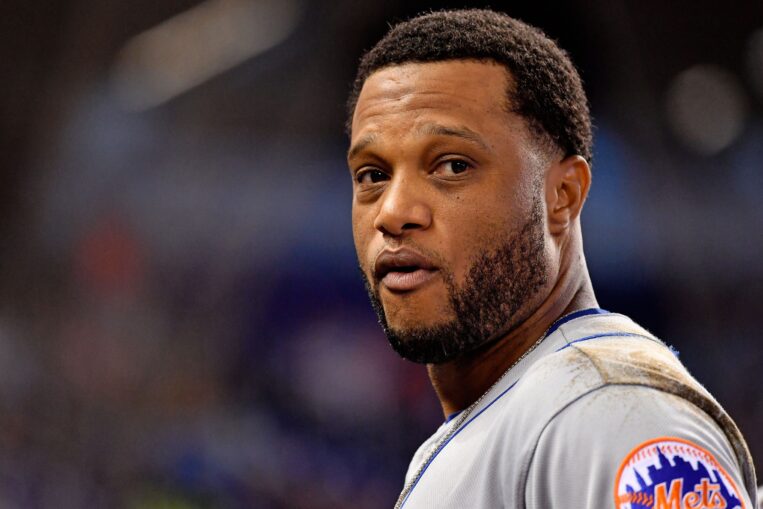 Robinson Cano Exits Sunday’s Game with Left Hamstring Strain
