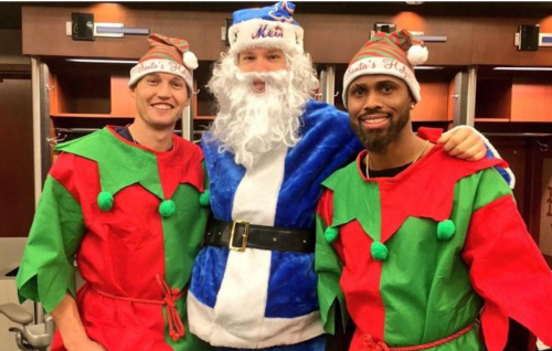 MMO’s Annual Mets Themed Christmas Carols