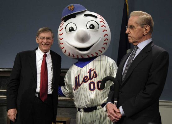SAY CHEESE: Looks like Fred and Bud are holding Mr. Met and the rest of the franchise hostage. (Photo by Newsday)