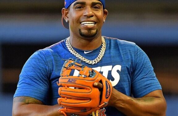 Yoenis Cespedes Running, Hitting and Fielding In Port St. Lucie