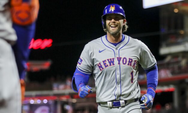 Pitching Powers Mets To 3-2 Win Over Reds
