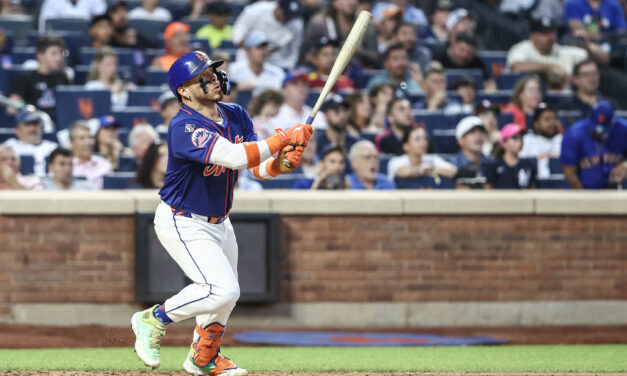 Homer-Happy Mets Sweep Subway Series to Reach .500