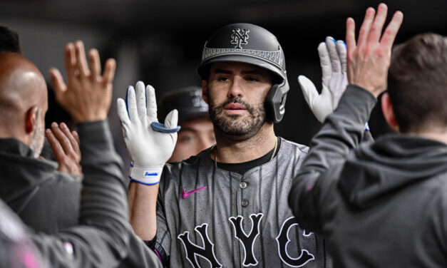 Martinez’s Two Homers Propel Mets to 5-1 Win