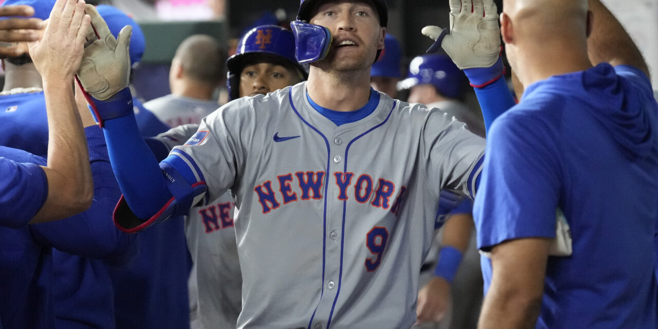 Mets’ Offense Explodes In 14-2 Drubbing of Rangers