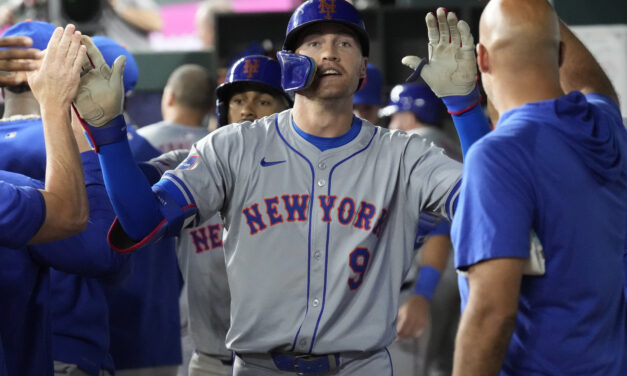 Mets’ Offense Explodes In 14-2 Drubbing of Rangers
