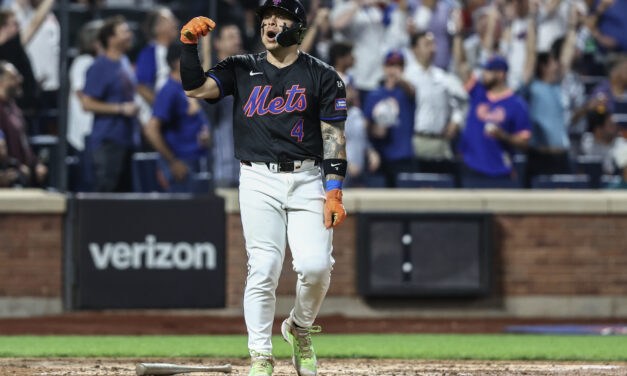 Mets Offense Makes History in 10-6 Win Over Phillies