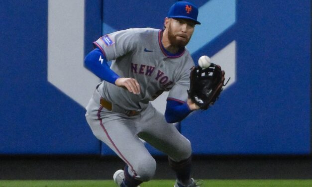 Brandon Nimmo Exits with Stiff Neck