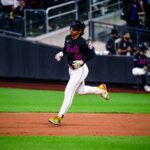 Holmes and Four Homers Propel Mets to Win Over Cubs