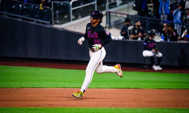 Holmes and Four Homers Propel Mets to Win Over Cubs