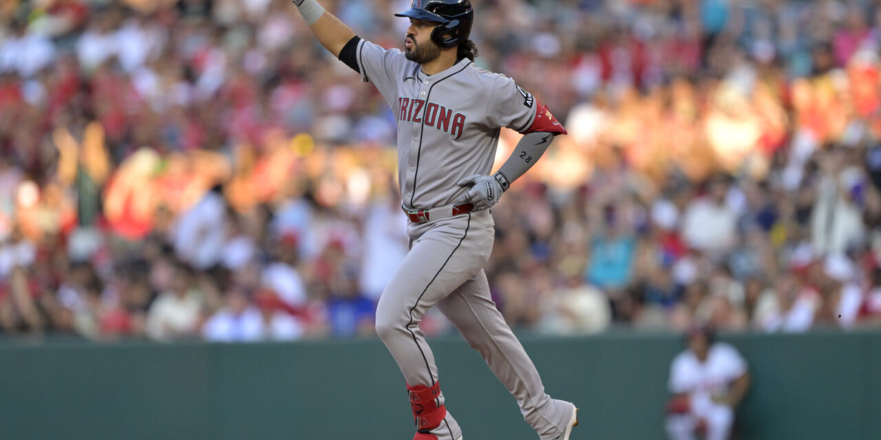 Mariners acquire Eugenio Suárez from Diamondbacks