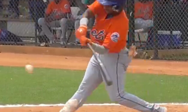 Peña, Gordon Earn Monthly Honors for August