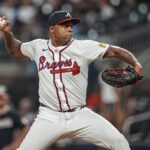Braves Bring Back Raisel Iglesias