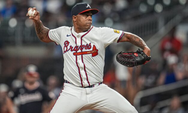 Braves Bring Back Raisel Iglesias