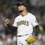 Braves Sign Robert Suarez to Three-Year Deal