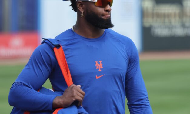 Luis Robert Jr. Leaves His Mark in Mets Spring Debut