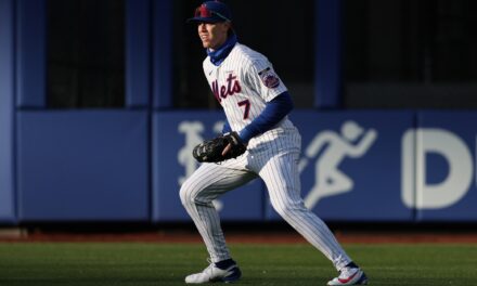 Baty Misplay Costly as Mets Drop Rubber Game