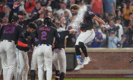 Melendez Walk-Off Homer Beats Marlins