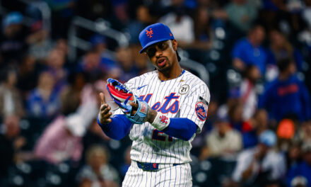 Francisco Lindor Wins Roberto Clemente Award