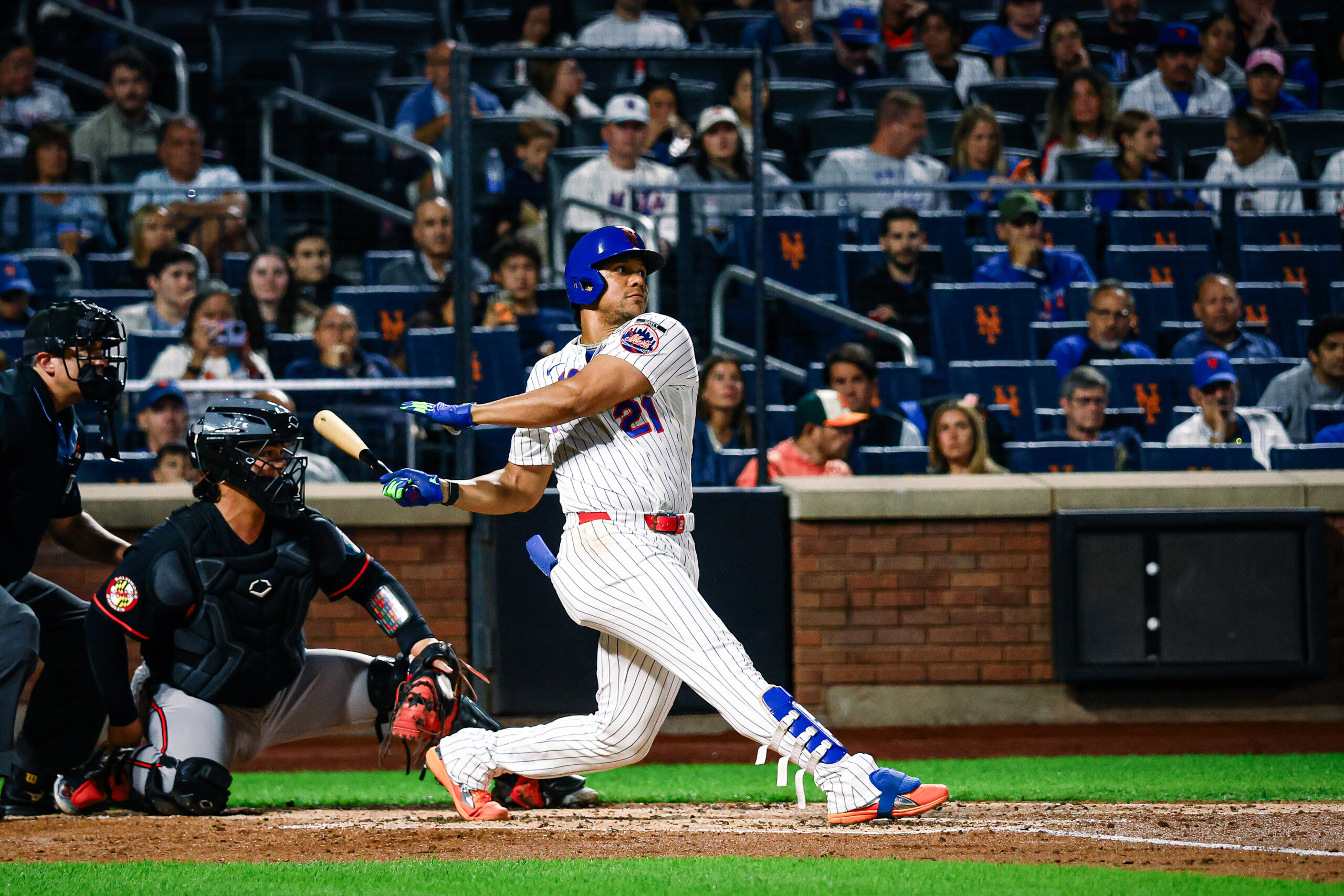 Soto, Thornton Lead Mets to Win Over Phillies